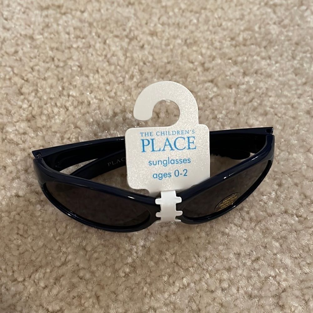NWT THE CHILDRENS PLACE SUNGLASSES
